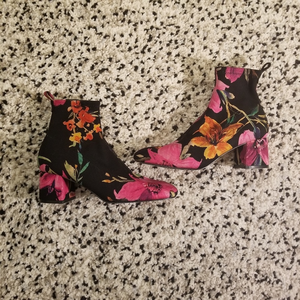 TOPSHOP FLORAL HEEL ANKLE BOOTS